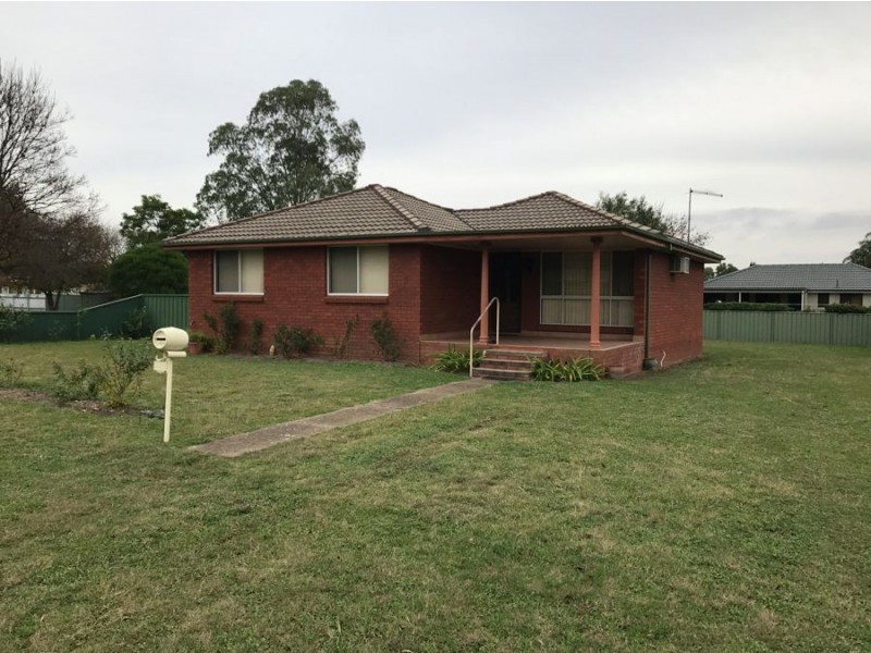 12 Lang Place, Scone NSW 2337