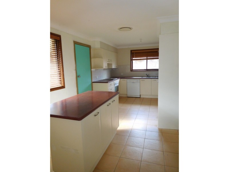 2 Lang Place, Scone NSW 2337
