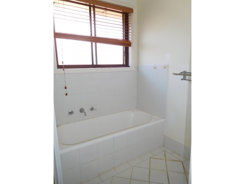 2 Lang Place, Scone NSW 2337