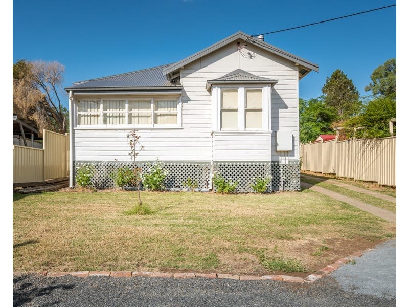 238 Kelly Street, Scone NSW 2337