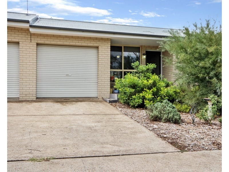 2/11 Joan Street, Scone NSW 2337