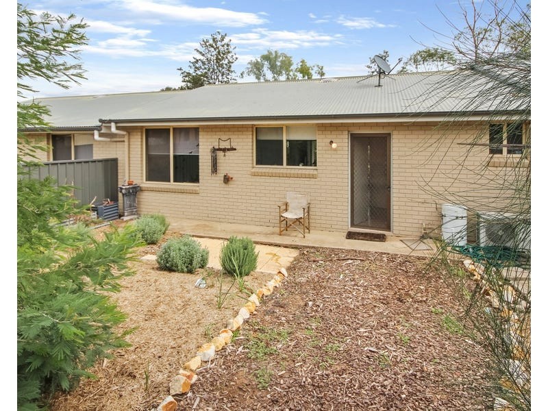 2/11 Joan Street, Scone NSW 2337