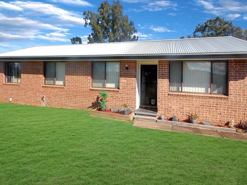 17 Nyarra Street, Scone NSW 2337