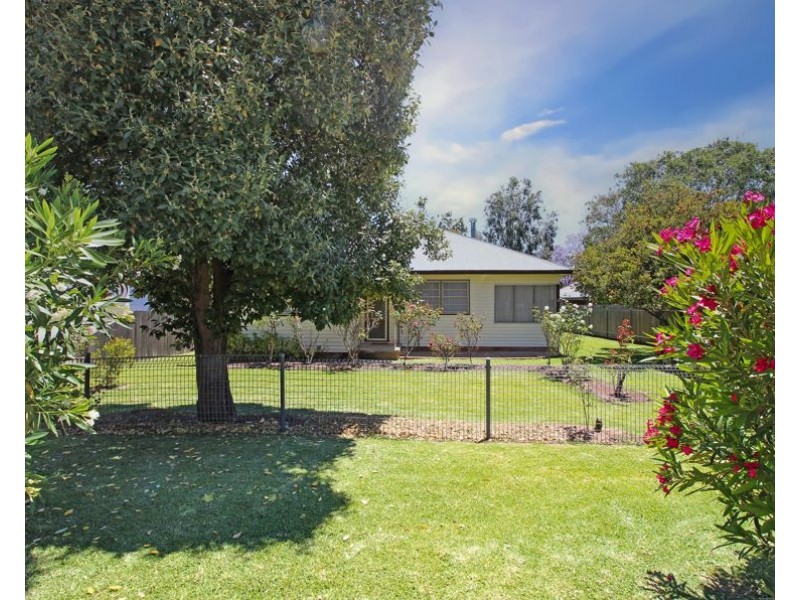 19 Oxford Road, Scone NSW 2337