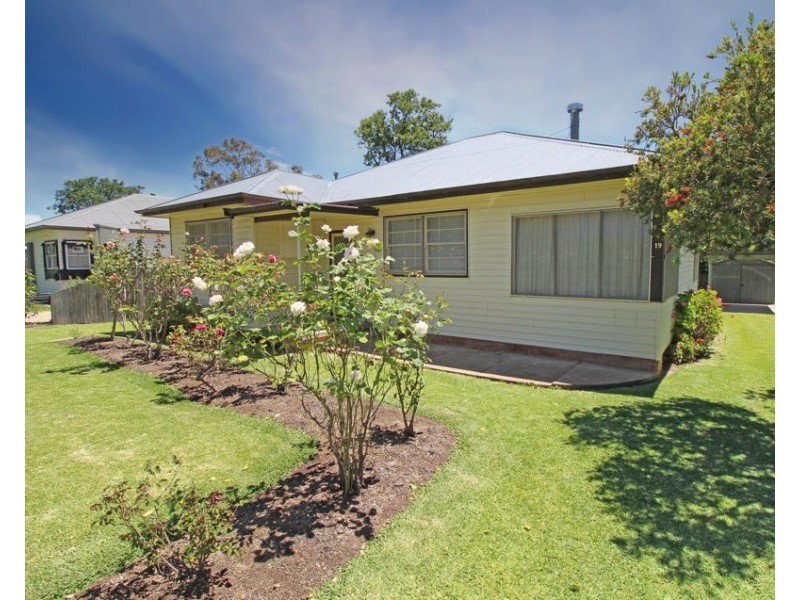 19 Oxford Road, Scone NSW 2337