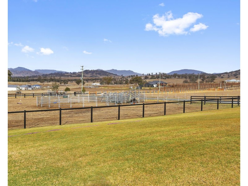 4 Bakewell Circuit, Scone NSW 2337