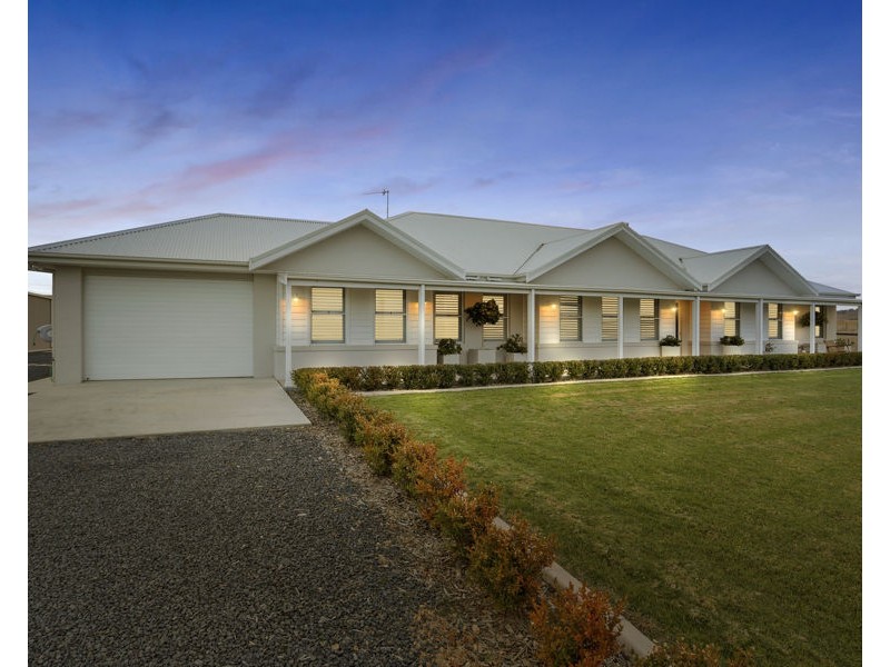 4 Bakewell Circuit, Scone NSW 2337