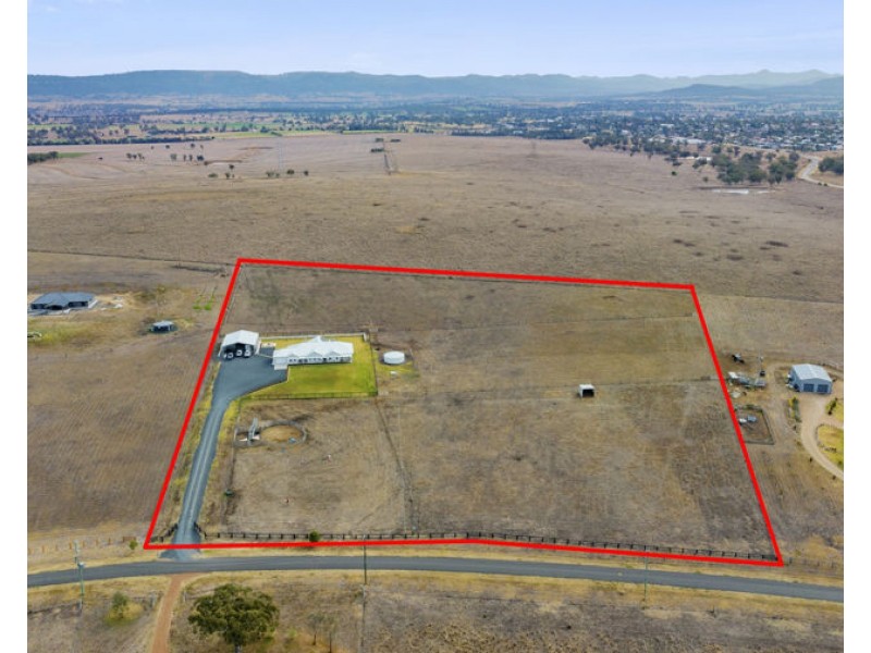 4 Bakewell Circuit, Scone NSW 2337