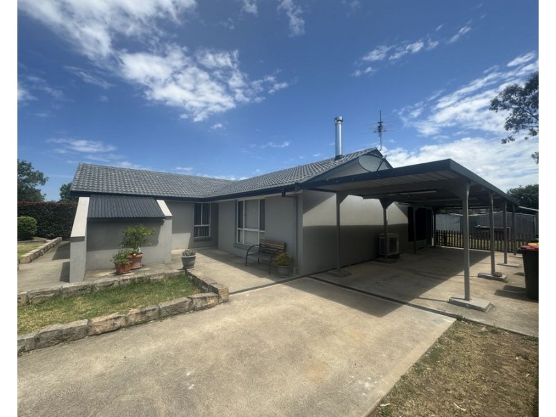 13 Nyarra Street, Scone NSW 2337