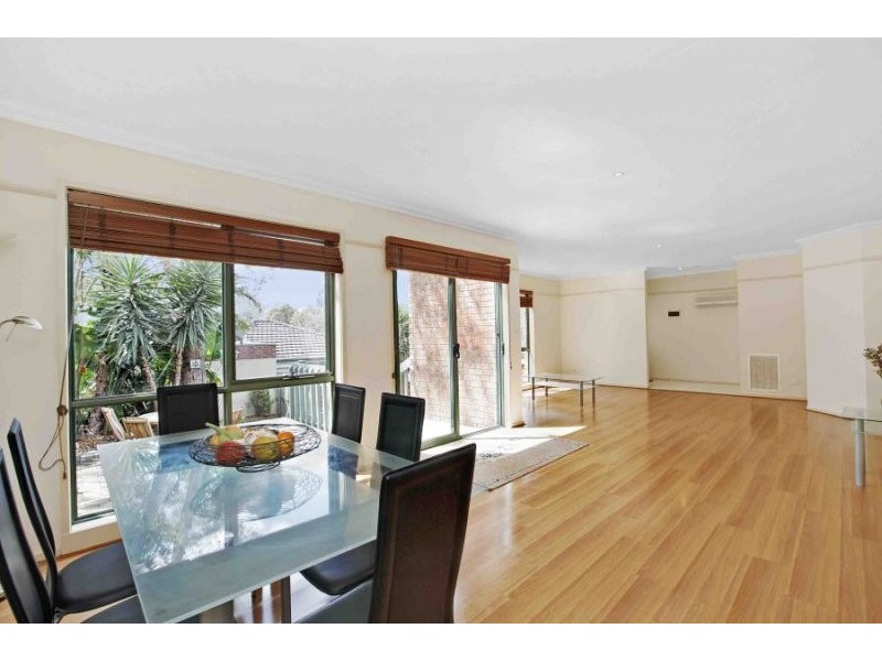 2/119 Karingal Drive, Briar Hill VIC 3088