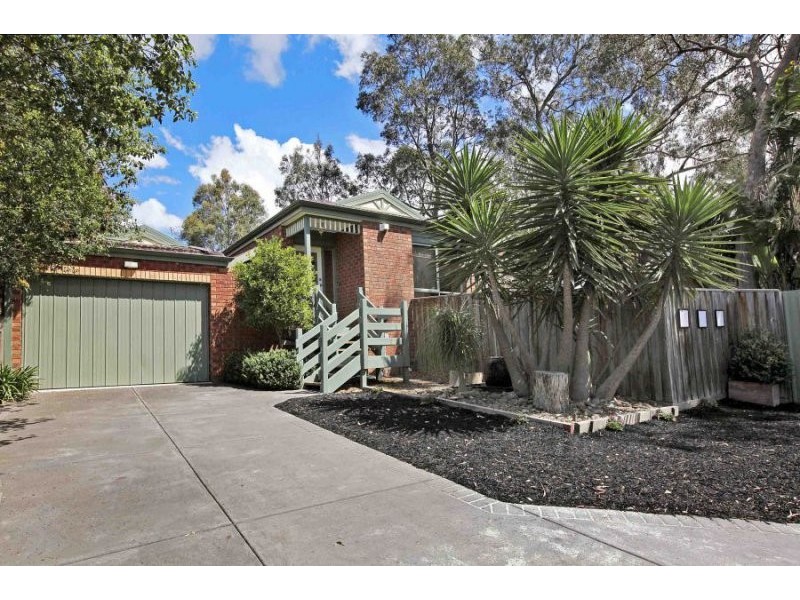 2/119 Karingal Drive, Briar Hill VIC 3088