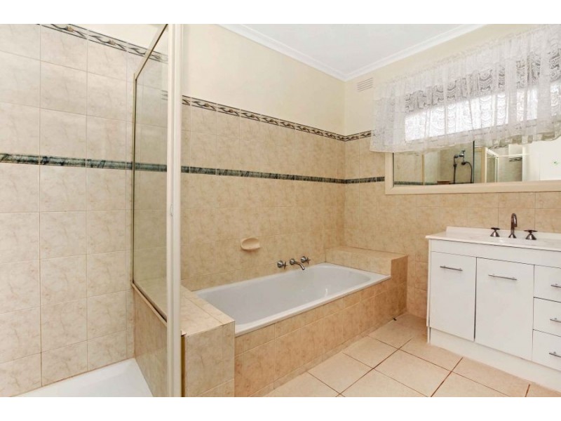 41 Caroline Crescent, Blackburn North VIC 3130