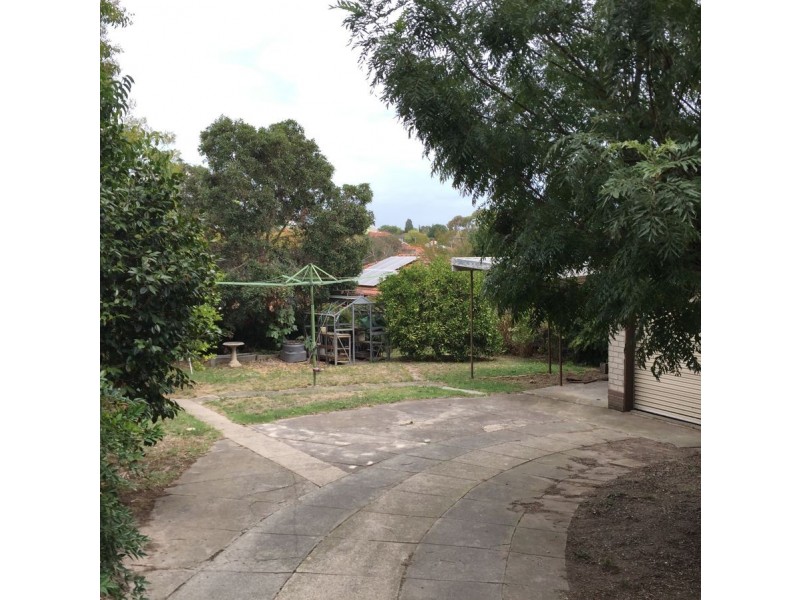 1 Hillside Parade, Box Hill North VIC 3129