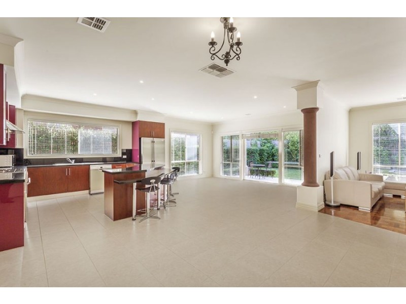 10 Narrak Road, Balwyn VIC 3103