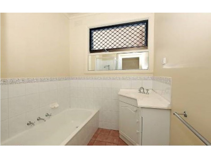 1 Bellevue Avenue, Burwood East VIC 3151