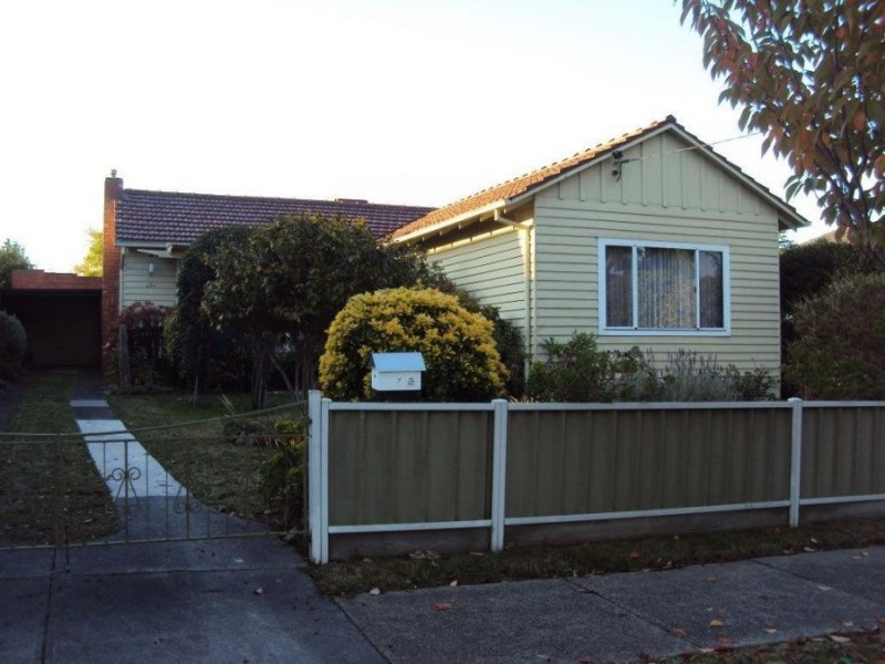 7 Bordeaux Avenue, Blackburn VIC 3130