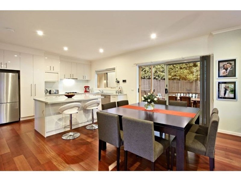 2/35 Orient Avenue, Mitcham VIC 3132