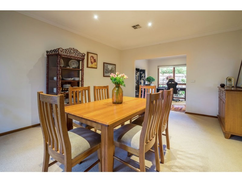 2/19 Elizabeth Street, Doncaster East VIC 3109