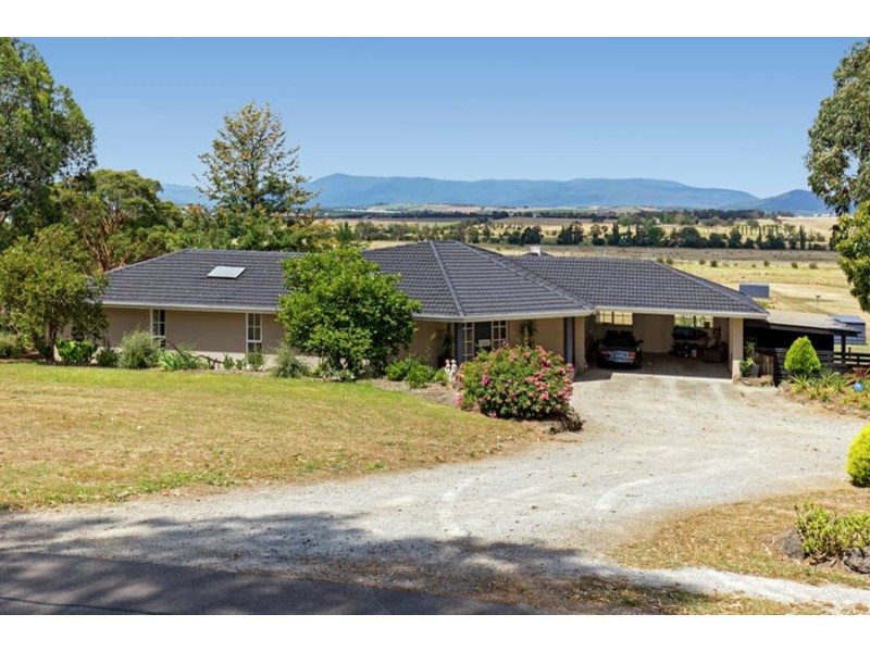 7 Benson Drive, Yering VIC 3770