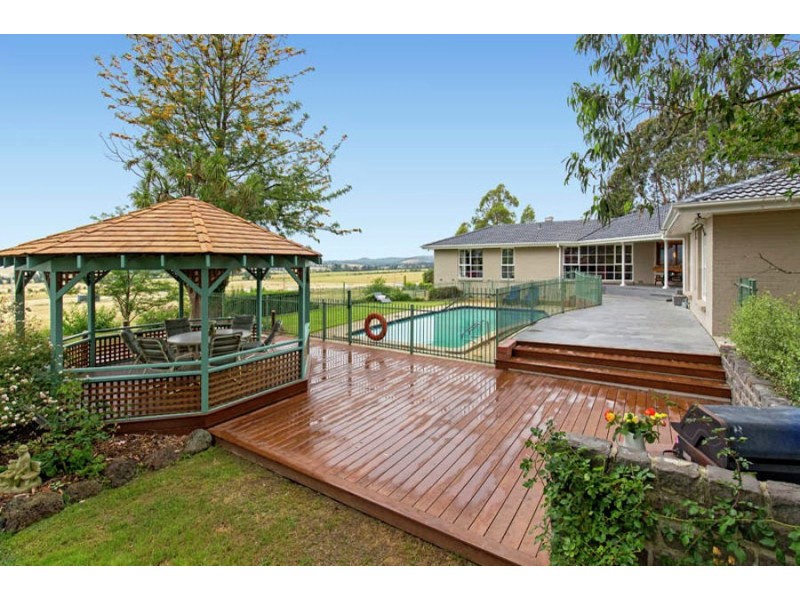 7 Benson Drive, Yering VIC 3770