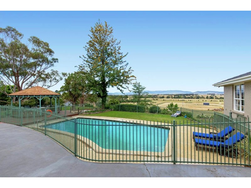 7 Benson Drive, Yering VIC 3770