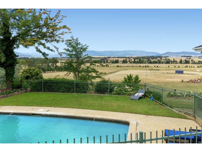7 Benson Drive, Yering VIC 3770