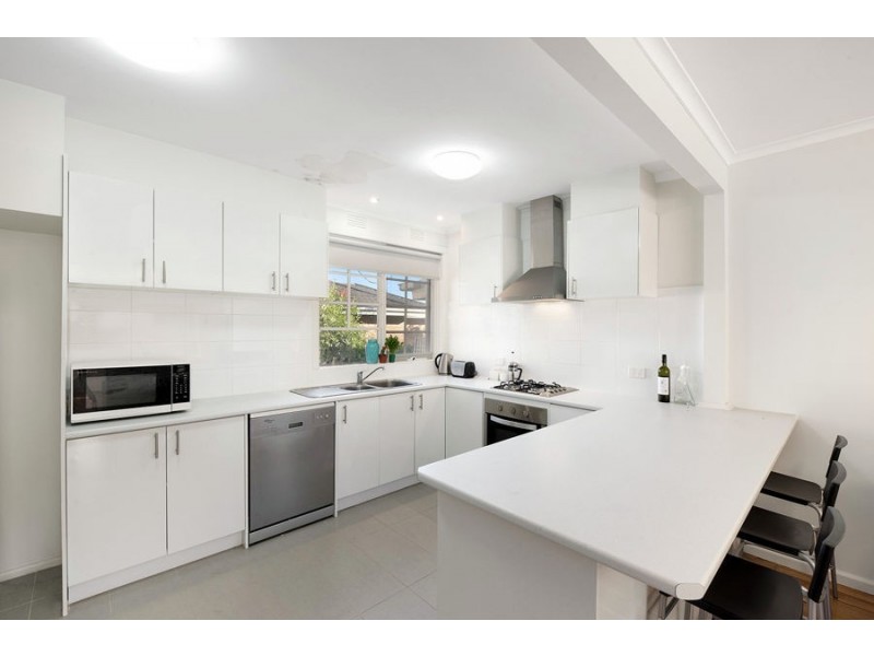 2/210 Warrigal Road, Camberwell VIC 3124