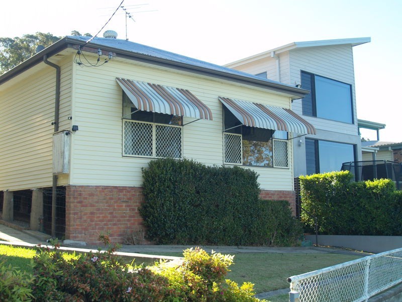 12 George Street, Marmong Point NSW 2284