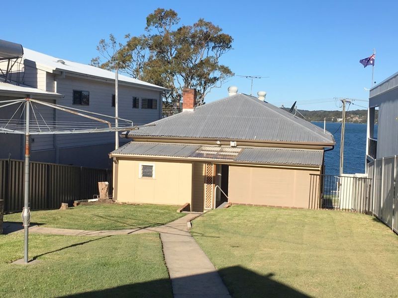 12 George Street, Marmong Point NSW 2284
