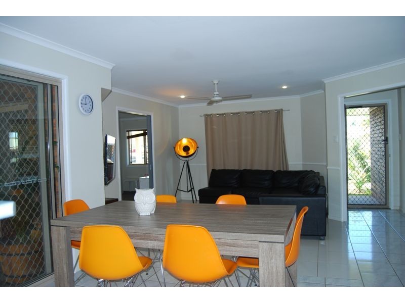 17 Caledonian Dr, Beaconsfield QLD 4740