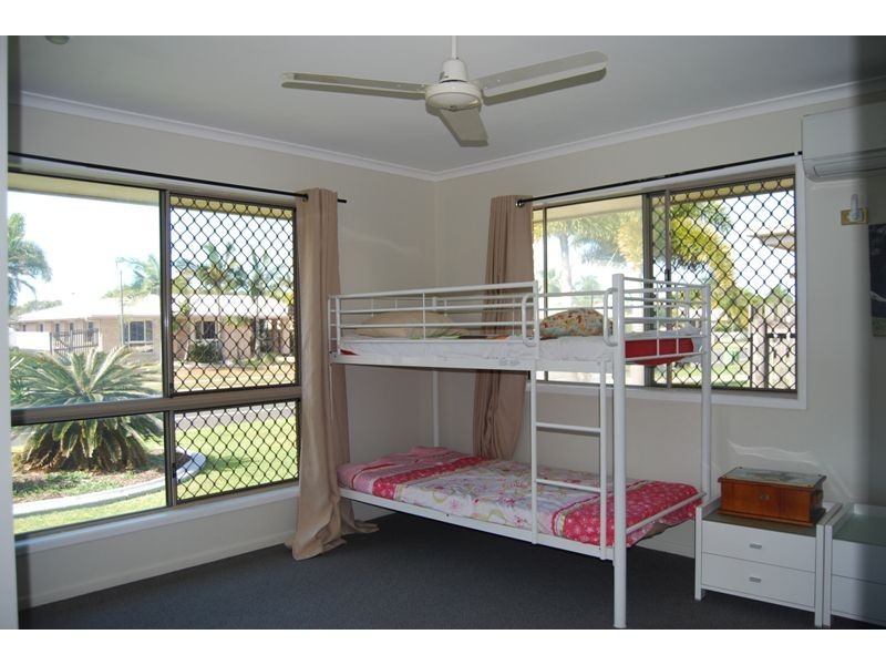 17 Caledonian Dr, Beaconsfield QLD 4740