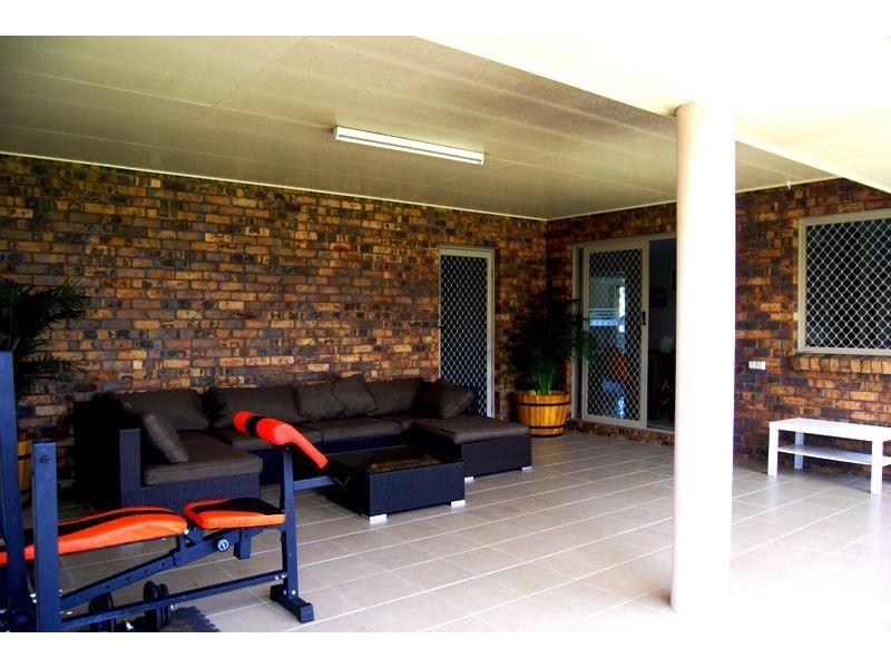 17 Caledonian Dr, Beaconsfield QLD 4740