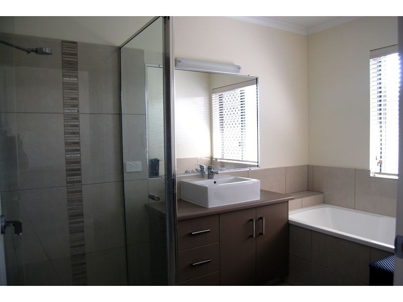 5 Floresta Lane, Beaconsfield QLD 4740