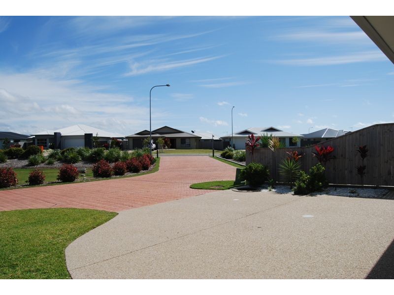 5 Floresta Lane, Beaconsfield QLD 4740