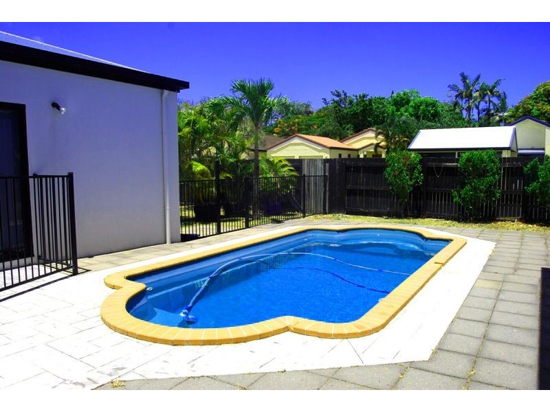 4 Fairmeadow Dr, Mount Pleasant QLD 4740