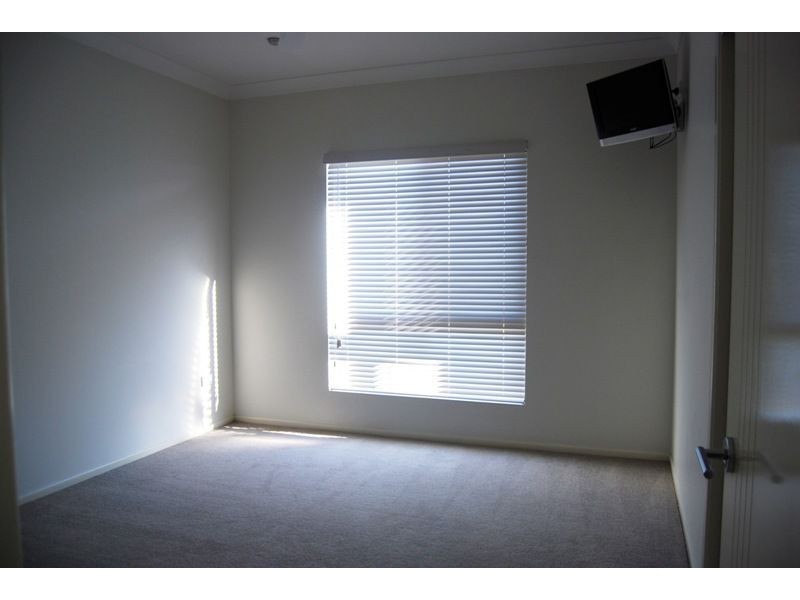 4 Fairmeadow Dr, Mount Pleasant QLD 4740