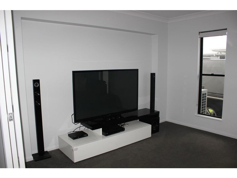 40 Phoenix Cr, Rural View QLD 4740