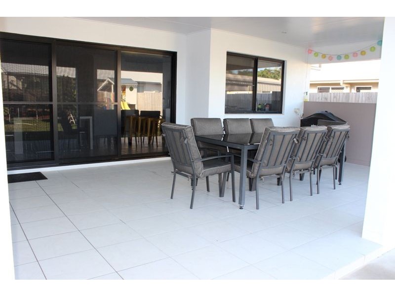 40 Phoenix Cr, Rural View QLD 4740