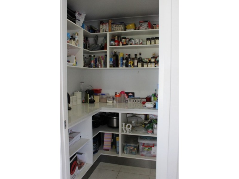 40 Phoenix Cr, Rural View QLD 4740