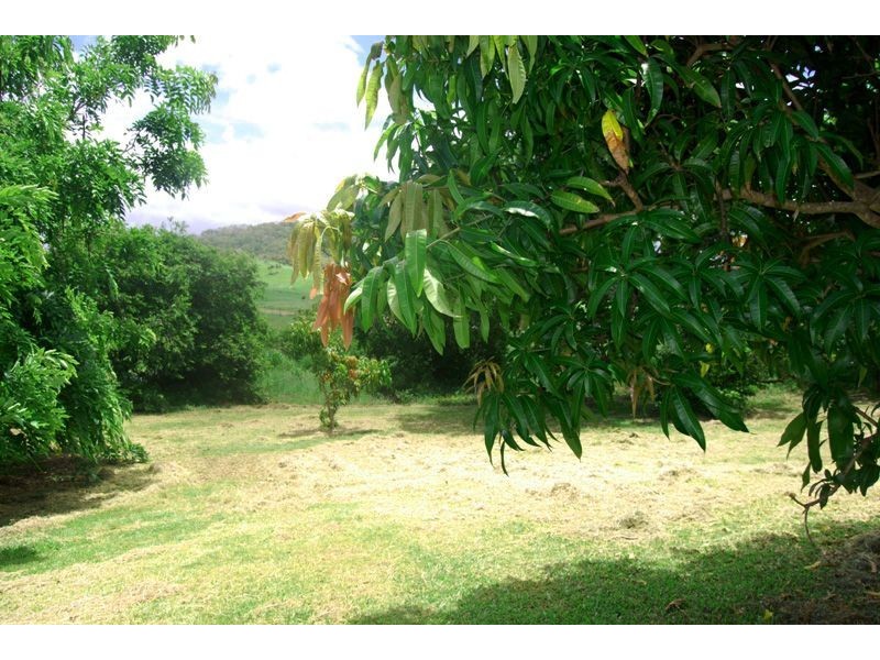 1 Starr Rd, Sarina QLD 4737