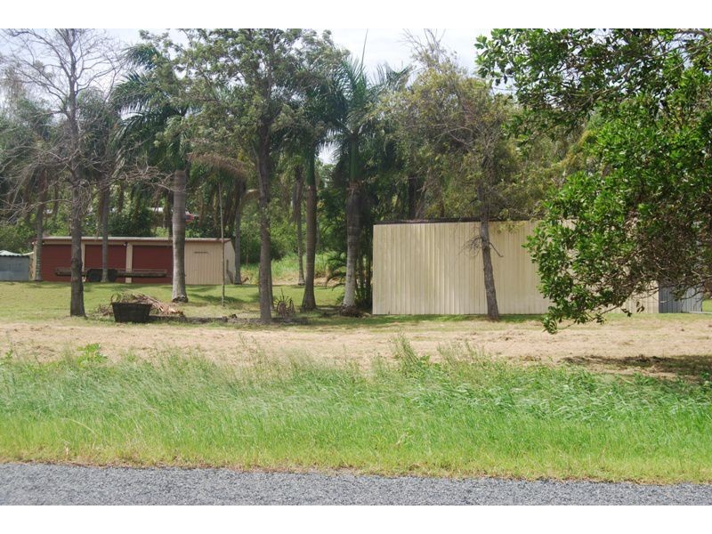 1 Starr Rd, Sarina QLD 4737
