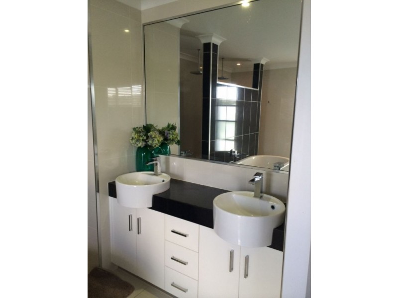 4 Rafter Crt, Rural View QLD 4740