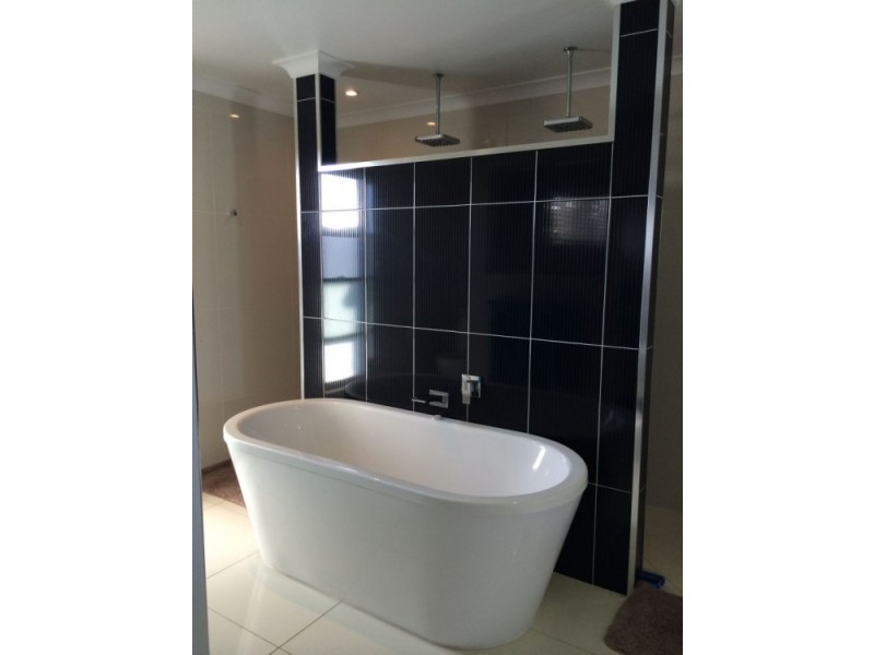 4 Rafter Crt, Rural View QLD 4740