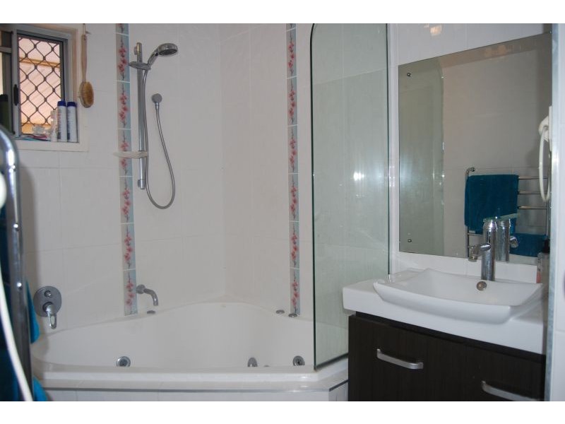 38 Loudon St, Mount Pleasant QLD 4740