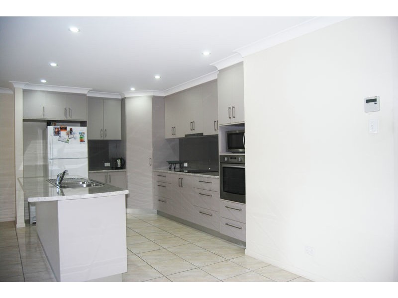 26 Botanical  Dr, Ooralea QLD 4740