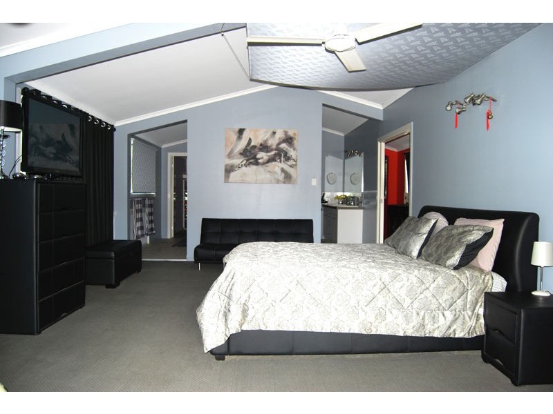 49 De Bonis Road, Netherdale QLD 4756