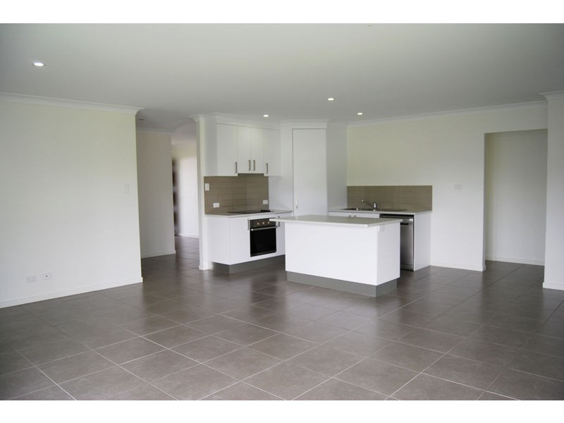 26 Balzan Court, Rural View QLD 4740