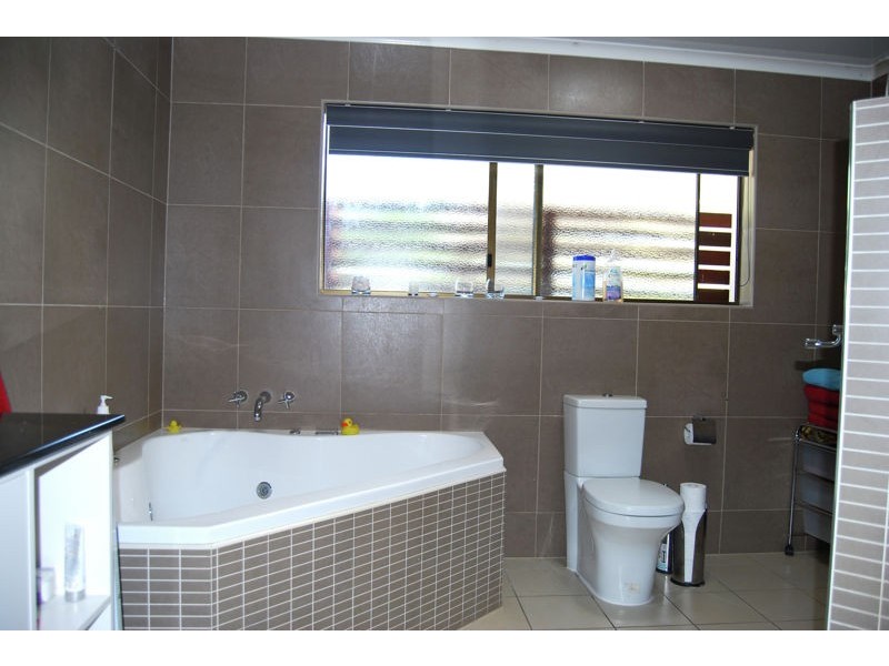 1 Kilgour St, South Mackay QLD 4740