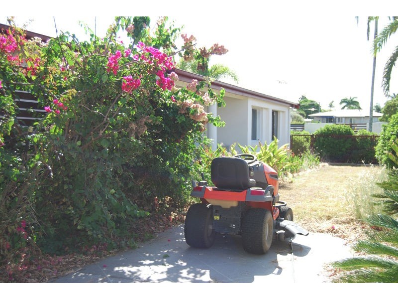 1 Kilgour St, South Mackay QLD 4740