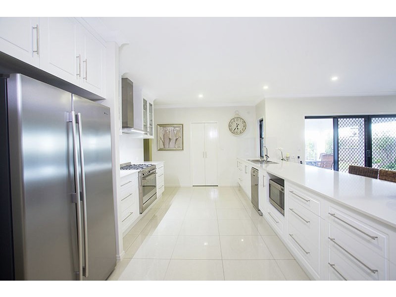 8 Kiber Place, Ooralea QLD 4740